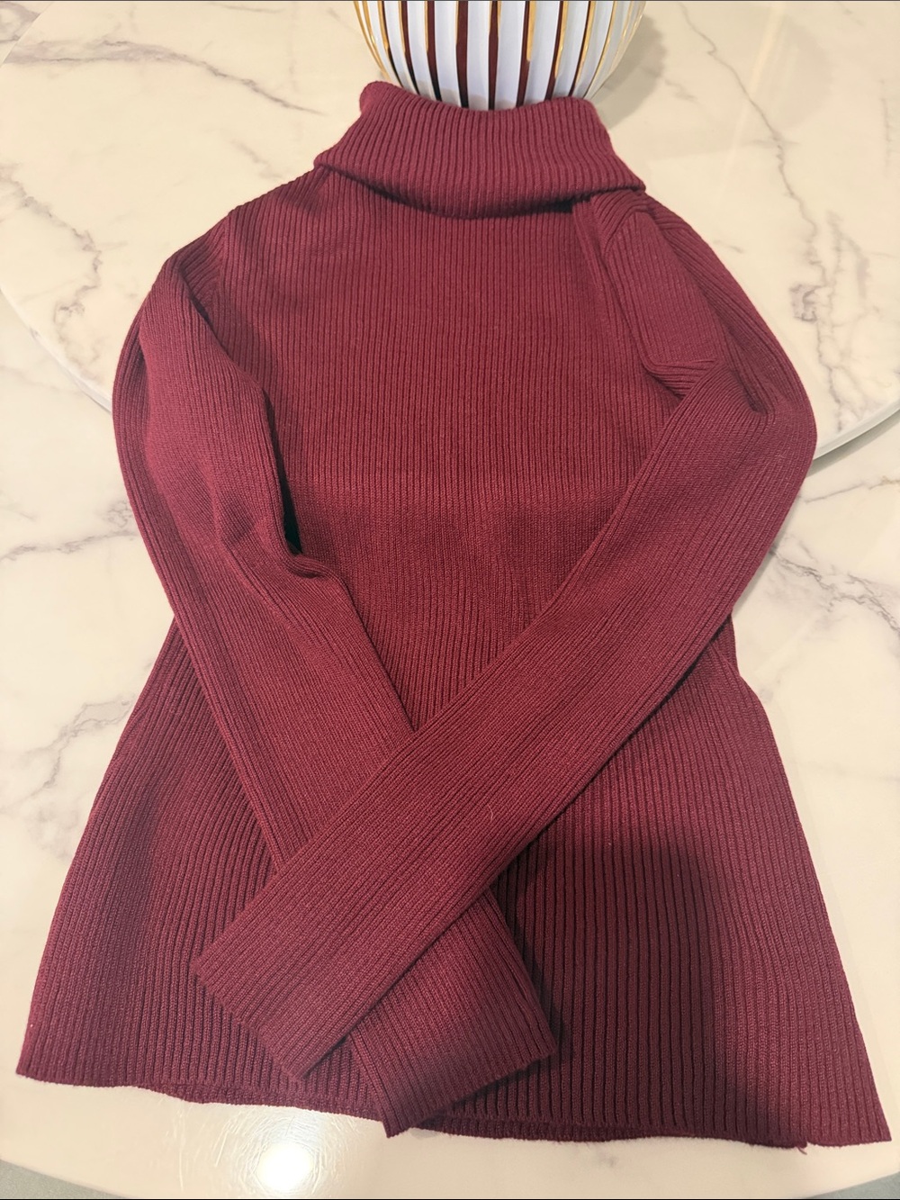 Jon & Anna Ribbed Turtleneck Sweater in Burgundy